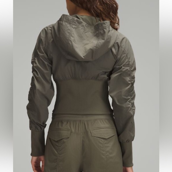 Lululemon Ruched Ribbed-Waist Jacket 
Army Green size S - Picture 8 of 11